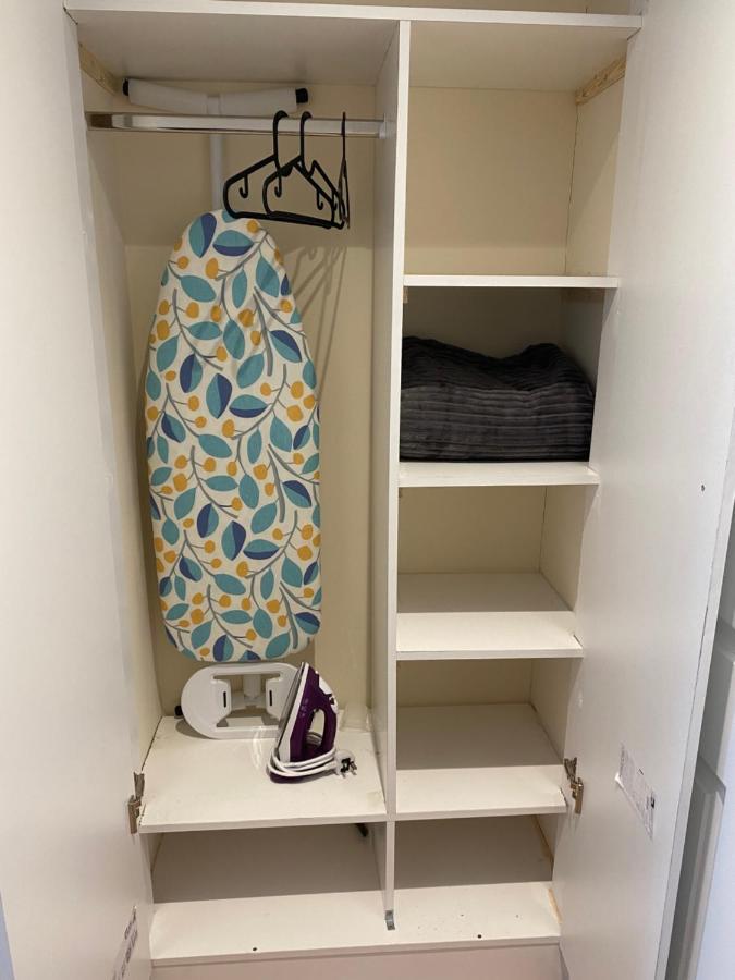 Single Room Only For One Adult Σάουθχολ Εξωτερικό φωτογραφία