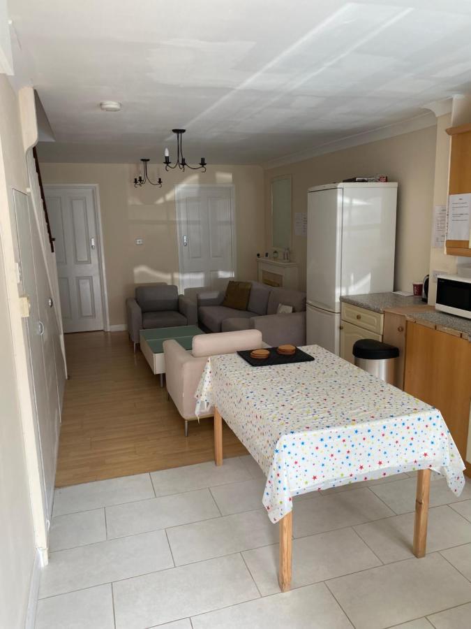 Single Room Only For One Adult Σάουθχολ Εξωτερικό φωτογραφία